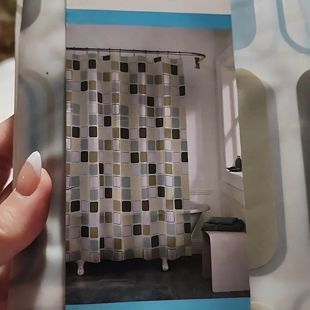 SHOWER CURTAIN PEVA FASHION DESIGN. NEW.